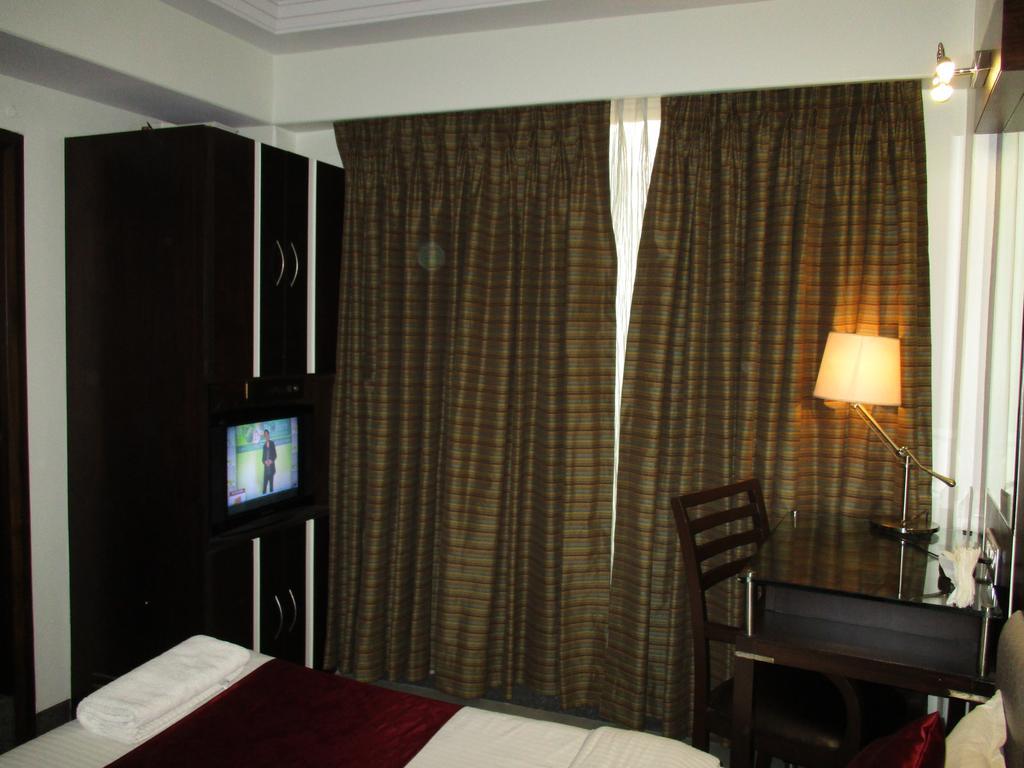 Hotel Sapna Marine Mumbai Exterior photo