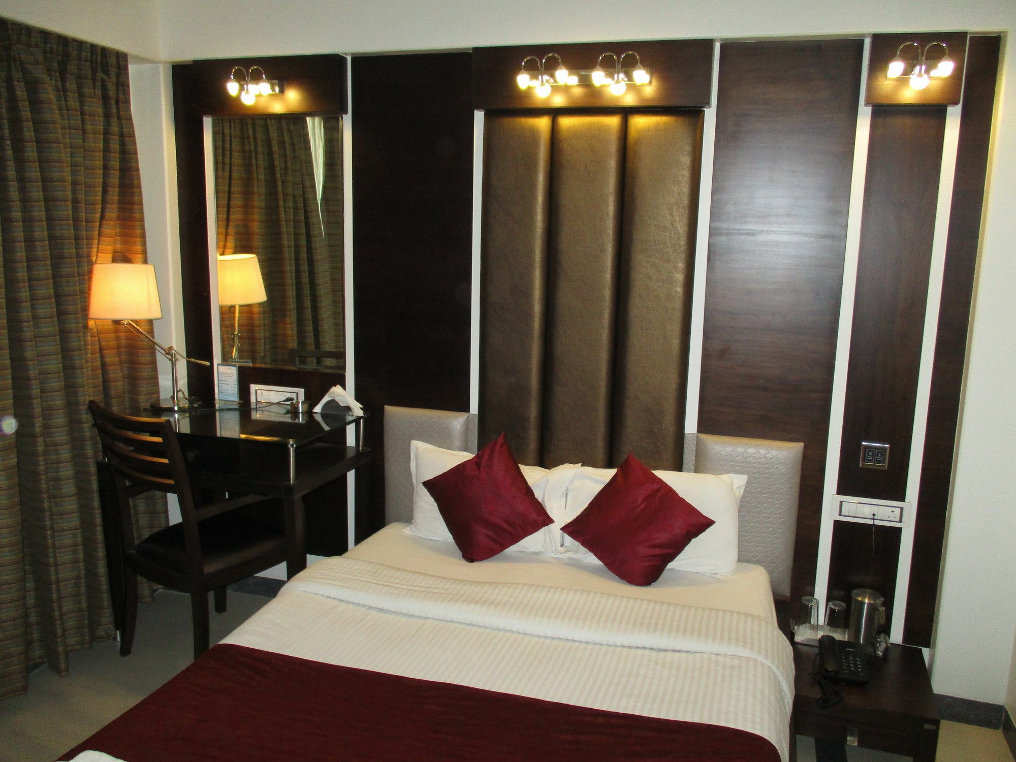 Hotel Sapna Marine Mumbai Exterior photo